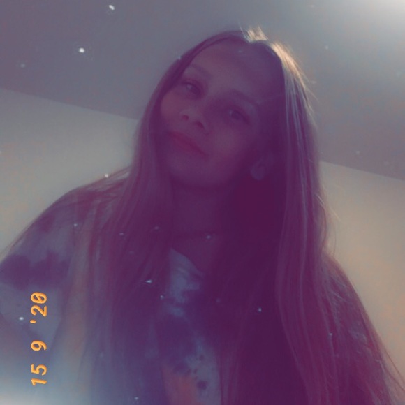 Meet your Posher, Alexia - Picture 1 of 1